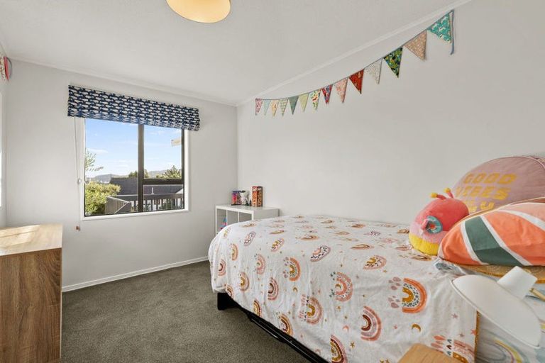 Photo of property in 42 Dominica Crescent, Grenada Village, Wellington, 6037