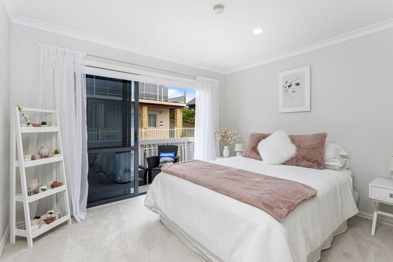 Photo of property in 49 The Ritz, Orewa, 0931