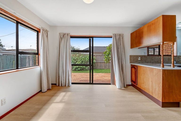 Photo of property in 1/131 Centreway Road, Orewa, 0931