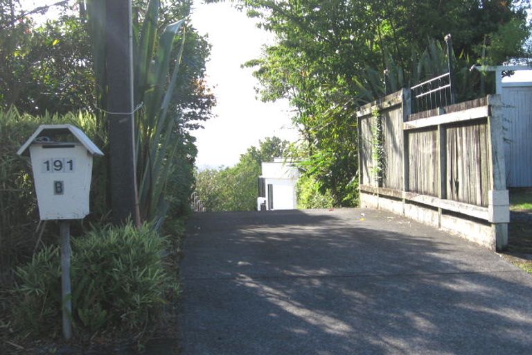 Photo of property in 1/191 Glenfield Road, Hillcrest, Auckland, 0627
