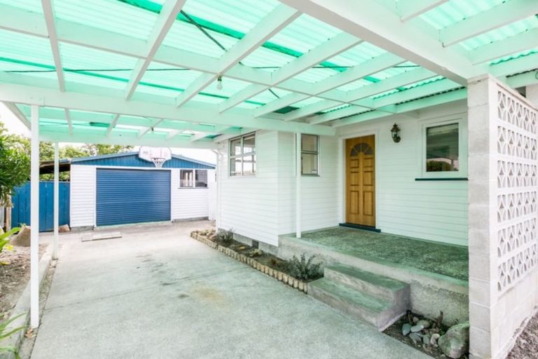 Photo of property in 19 Frickleton Street, Taradale, Napier, 4112