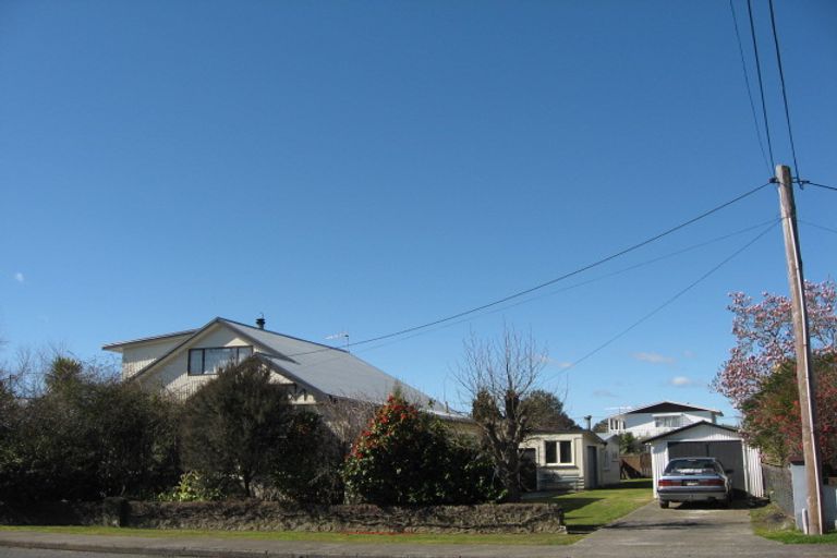 Photo of property in 18 Melville Street, Waipawa, 4210