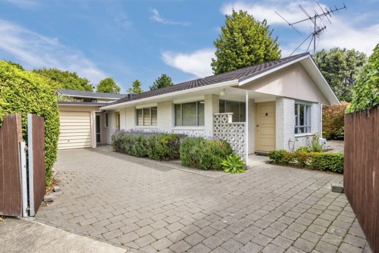 Photo of property in 22 Ngarara Road, Waikanae, 5036