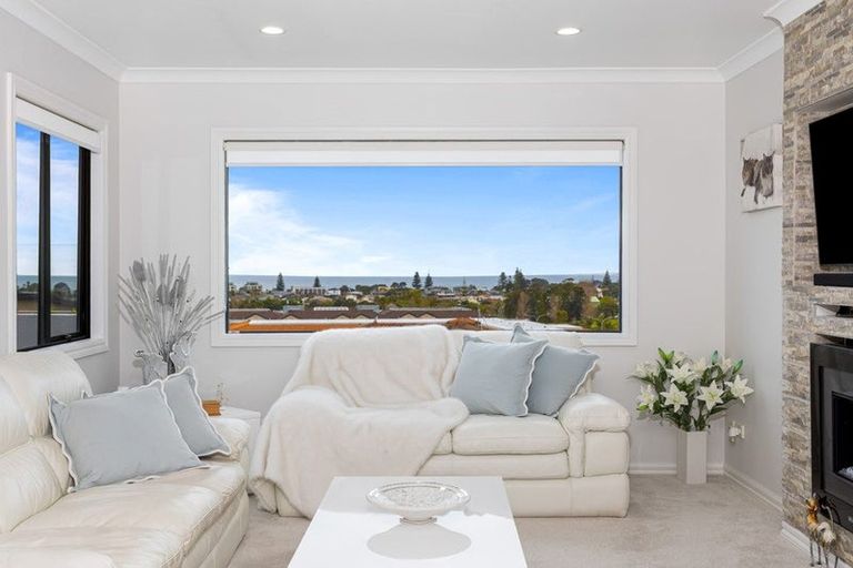 Photo of property in 49 The Ritz, Orewa, 0931