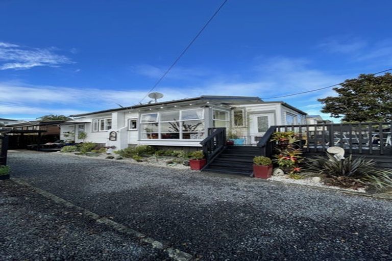 Photo of property in 9 Copley Street, New Lynn, Auckland, 0600