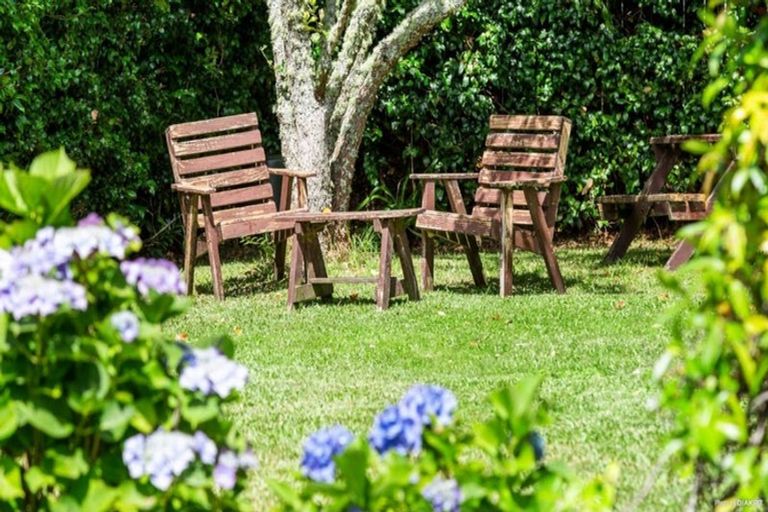 Photo of property in 15 Sealy Road, Torbay, Auckland, 0630