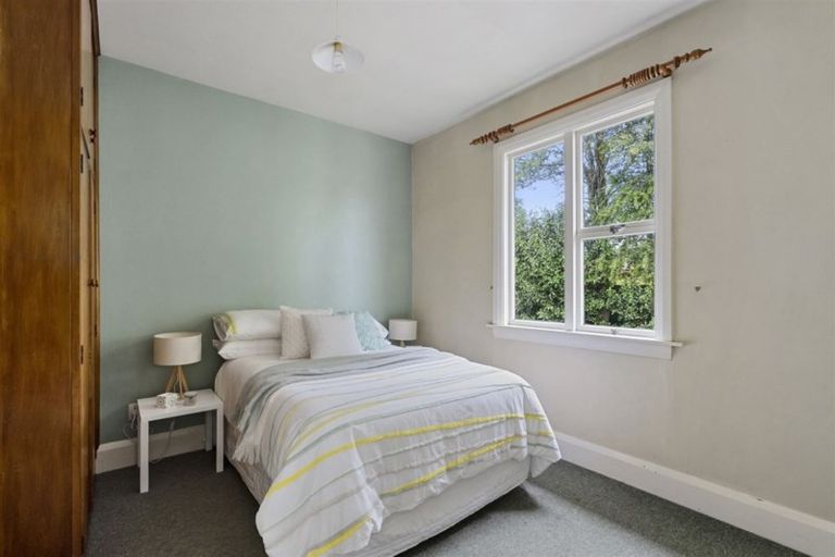 Photo of property in 130 Middlepark Road, Sockburn, Christchurch, 8042