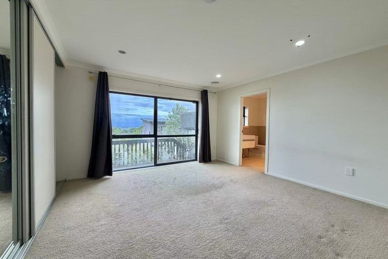 Photo of property in 121 Redoubt Road, Goodwood Heights, Auckland, 2105