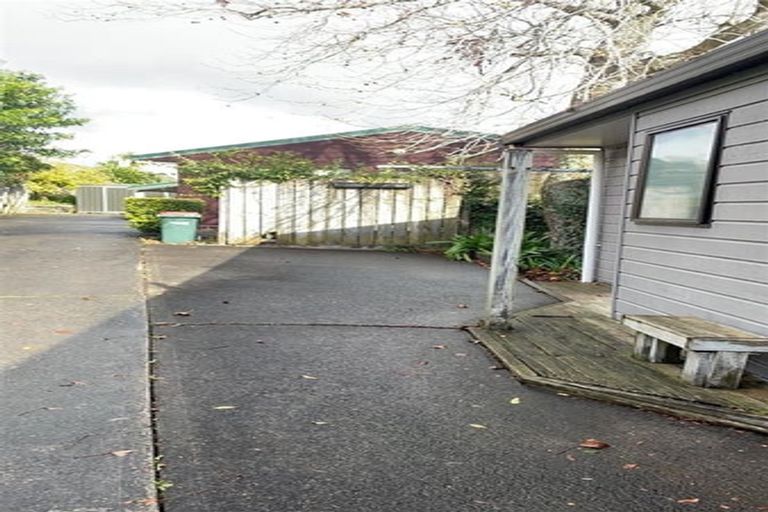 Photo of property in 1/17 Exeter Place, Unsworth Heights, Auckland, 0632