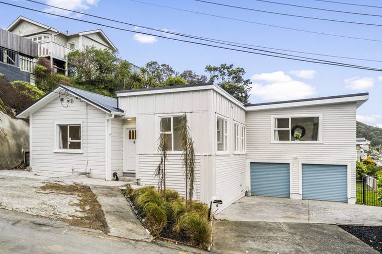 Photo of property in 6 Carlisle Street, Island Bay, Wellington, 6023