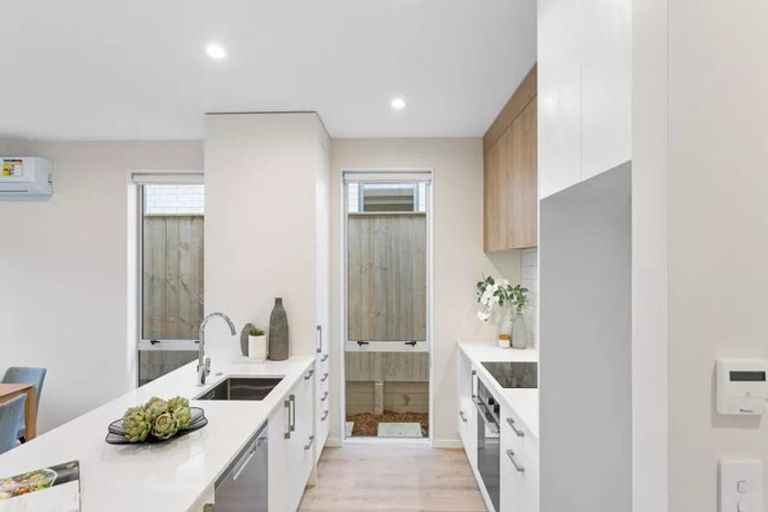 Photo of property in 9 Kawe Marie Lane, Takanini, 2112