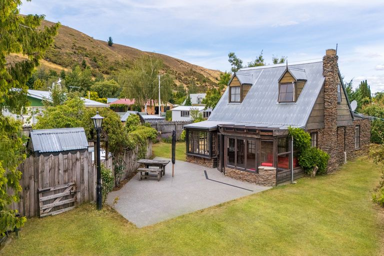 Photo of property in 21 Dunstan Street, Clyde, 9330
