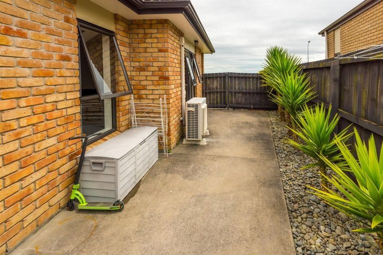 Photo of property in 48 Kirikiri Drive, Papakura, 2110