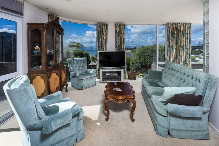 Photo of property in 1/20 Marama Street, Castor Bay, Auckland, 0620