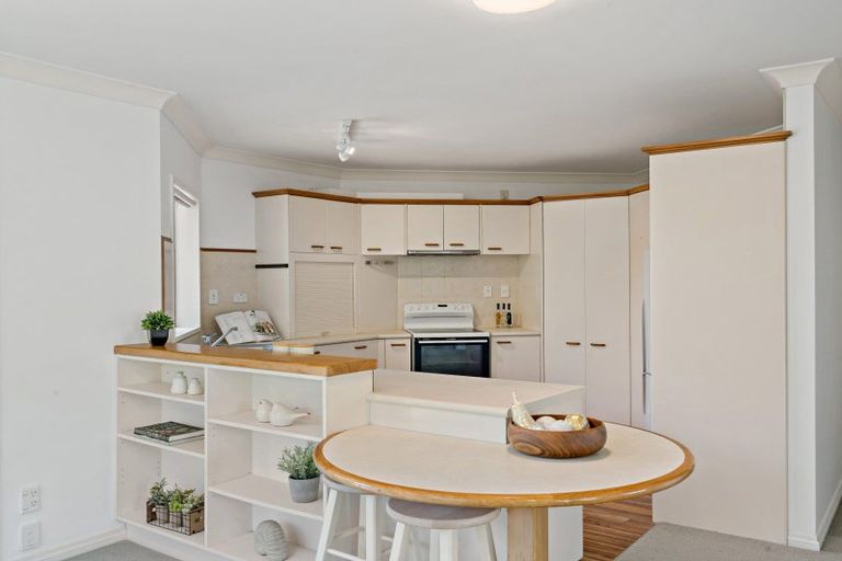 Photo of property in 31 Gilberd Place, Torbay, Auckland, 0630