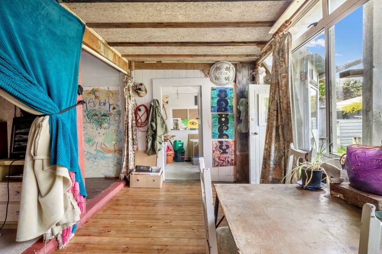 Photo of property in 115 Cornfoot Street, Castlecliff, Whanganui, 4501