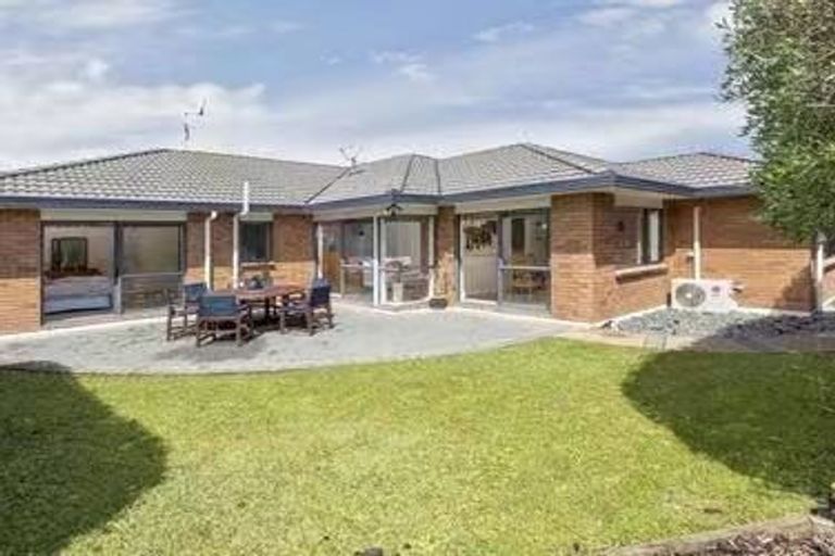 Photo of property in 10 Shankill Place, East Tamaki, Auckland, 2013