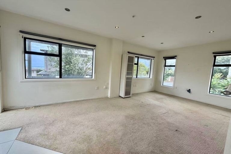 Photo of property in 121 Redoubt Road, Goodwood Heights, Auckland, 2105
