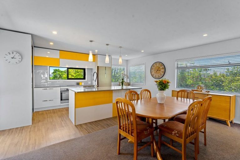 Photo of property in 26 Moffat Road, Red Beach, 0932