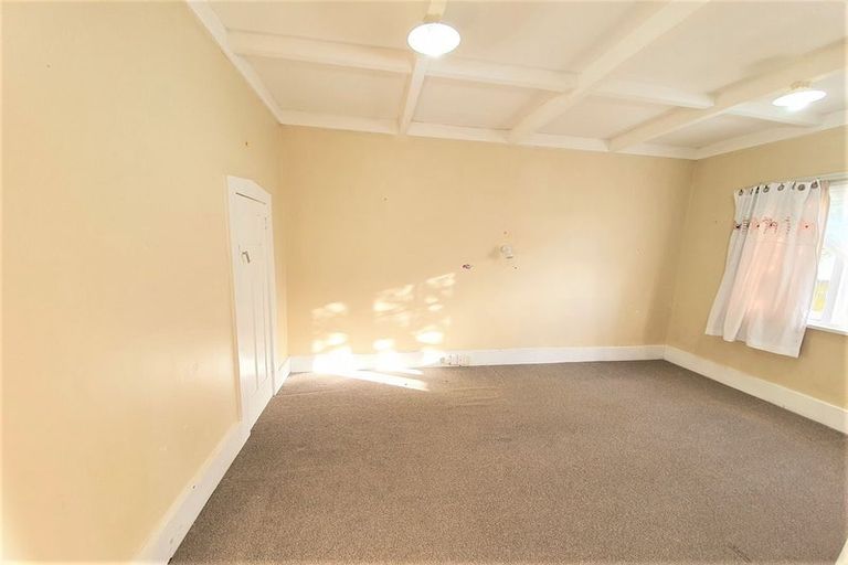 Photo of property in 1 Glen Norman Avenue, Henderson, Auckland, 0610