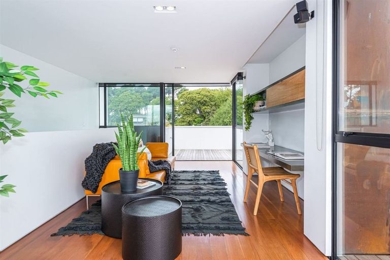 Photo of property in 1 Millbank Lane, Merivale, Christchurch, 8014