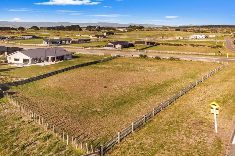 Photo of property in 1 Roma Way, Waitarere, 5510