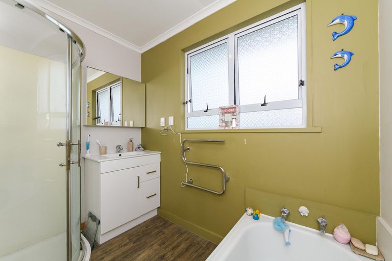 Photo of property in 6 Oban Place, Awapuni, Palmerston North, 4412