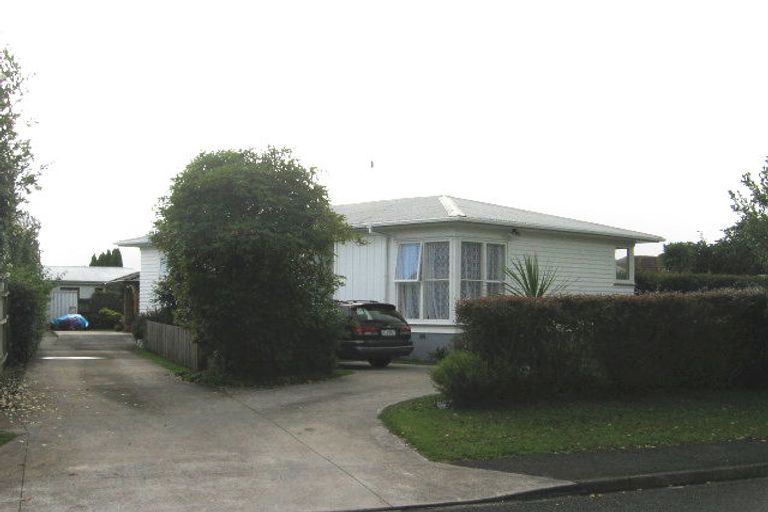 Photo of property in 21 Brennan Avenue, Te Atatu Peninsula, Auckland, 0610