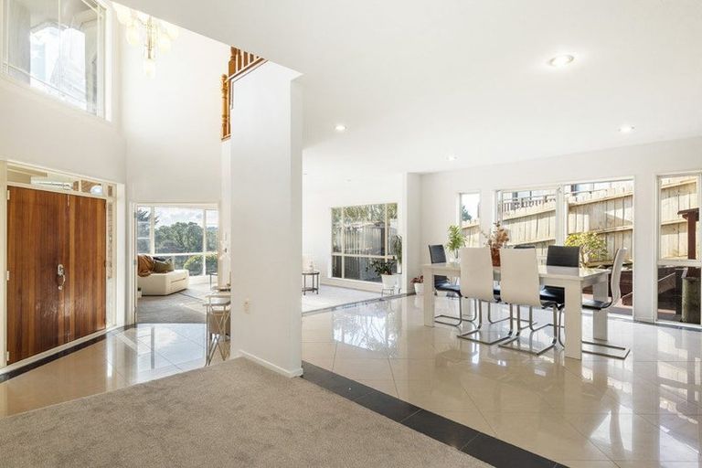 Photo of property in 6 Kittiwake Drive, Schnapper Rock, Auckland, 0632