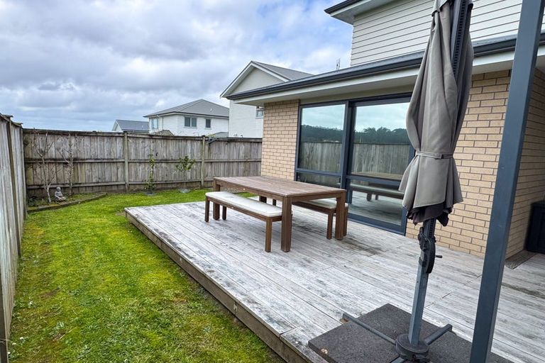Photo of property in 24 Arthur Rolfe Lane, Swanson, Auckland, 0614