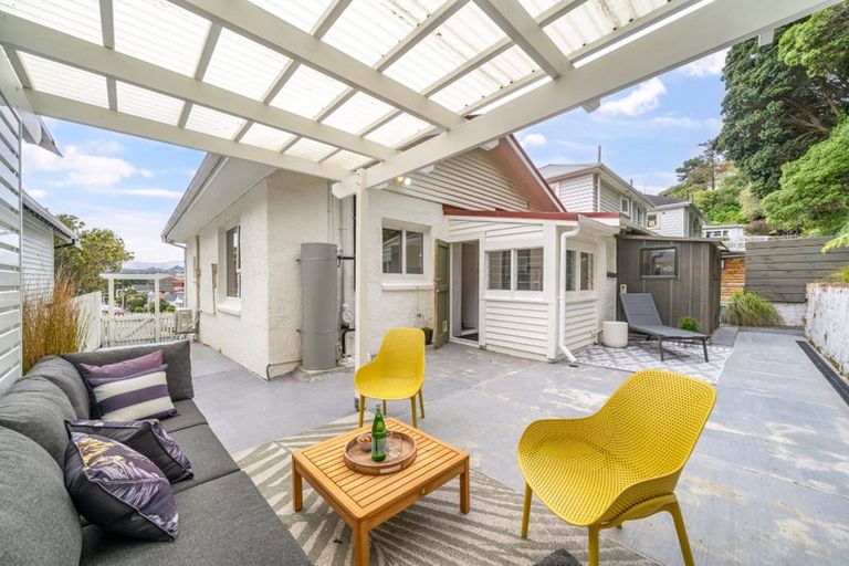 Photo of property in 26 Queens Drive, Kilbirnie, Wellington, 6022