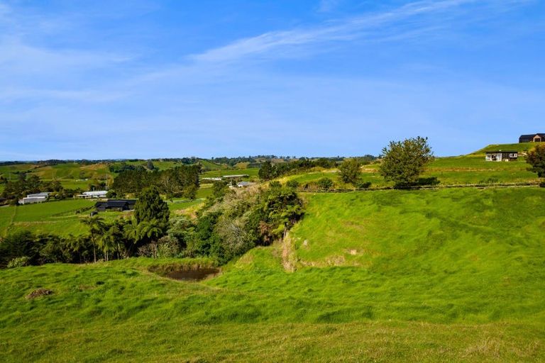 Photo of property in 80 Clearview Road, Lepperton, New Plymouth, 4373