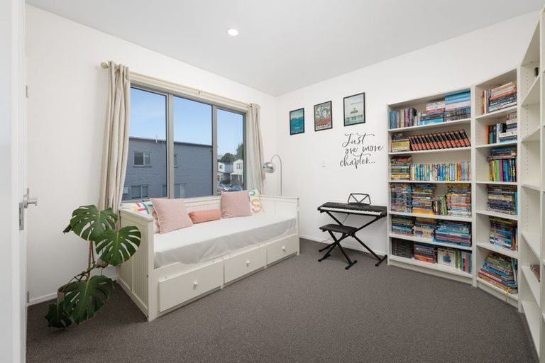 Photo of property in 41 Sunshine Boulevard, Sunnyvale, Auckland, 0612