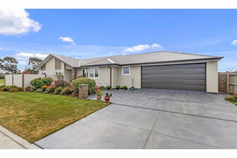 Photo of property in 1 Merlewood Road, Prebbleton, 7604