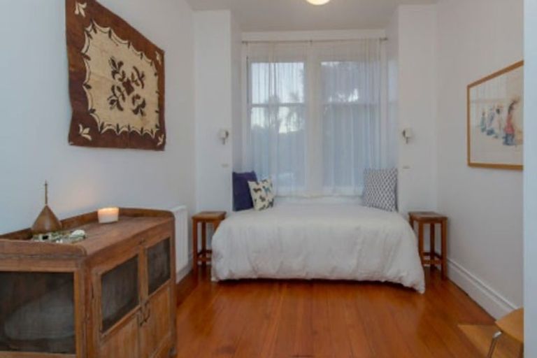 Photo of property in 3 Aorangi Terrace, Thorndon, Wellington, 6011