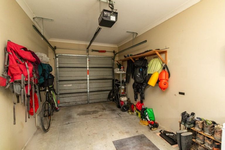 Photo of property in 57 Woodhouse Avenue, Karori, Wellington, 6012