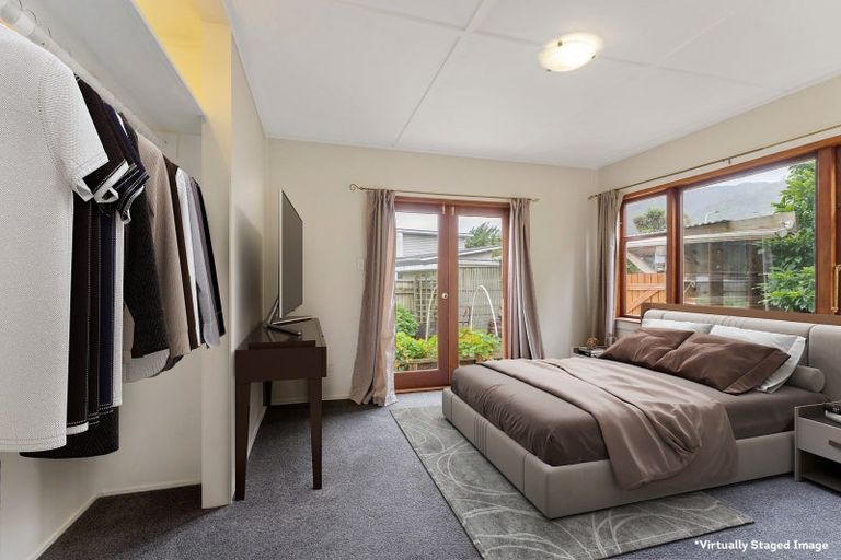 Photo of property in 18 Main Road, Waikanae, 5036