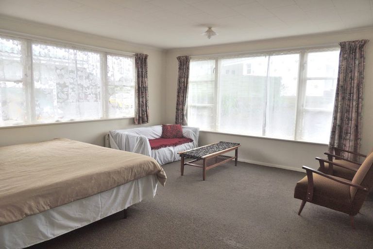 Photo of property in 5 Glen Alton Avenue, Paparangi, Wellington, 6037