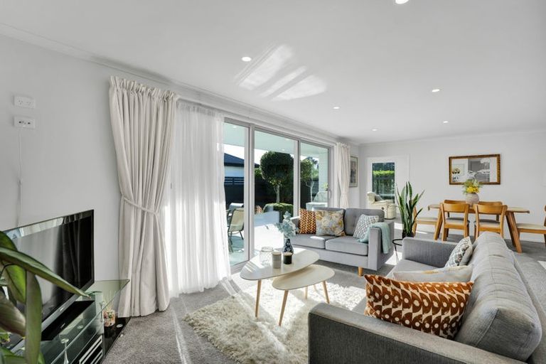 Photo of property in 44 Fernbrook Drive, Hurworth, New Plymouth, 4310