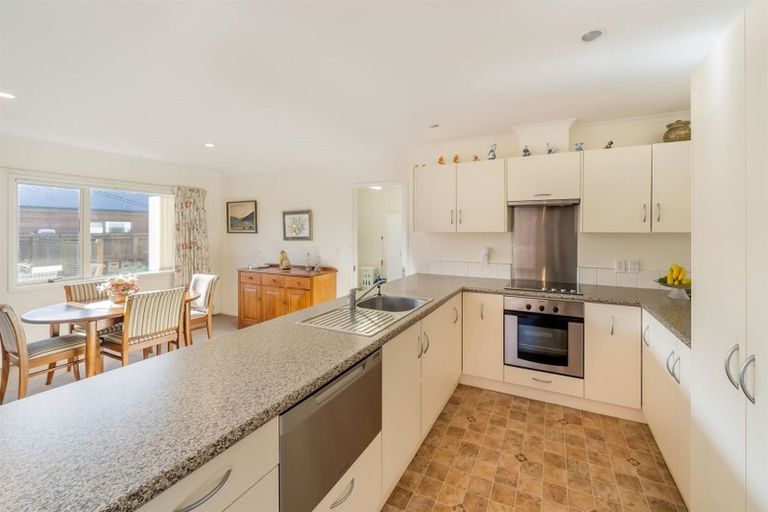 Photo of property in 2 Woodland Mews, Wainuiomata, Lower Hutt, 5014