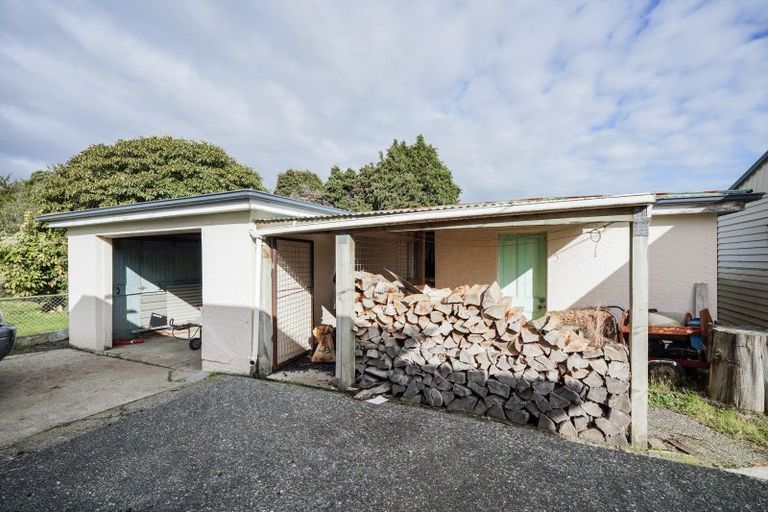 Photo of property in 89 Half Mile Road, Tuatapere, 9620