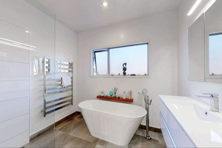 Photo of property in 22 Mercade Close, Stratford, 4332