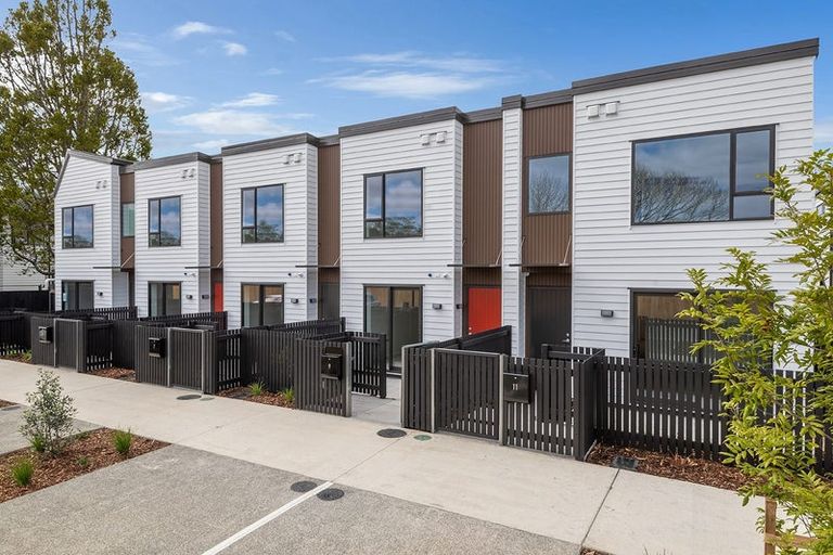 Photo of property in 33 Isabella Lane, Henderson, 0610