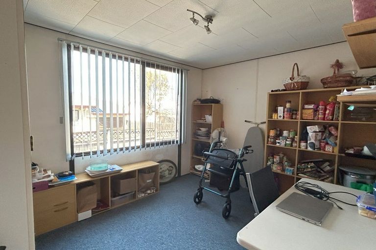 Photo of property in 2/141 Carnoustie Drive, Wattle Downs, Auckland, 2103