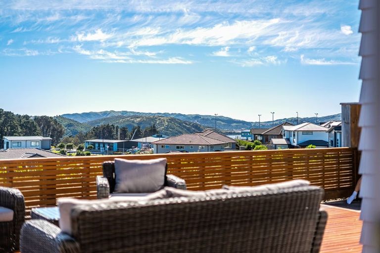 Photo of property in 3 Okataina Way, Aotea, Porirua, 5024