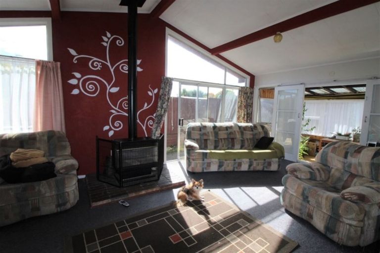 Photo of property in 9 Kupe Place, Tokoroa, 3420