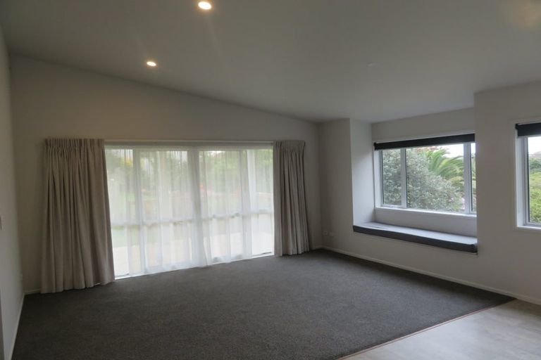 Photo of property in 17 Tamaki Bay Drive, Pakuranga, Auckland, 2010