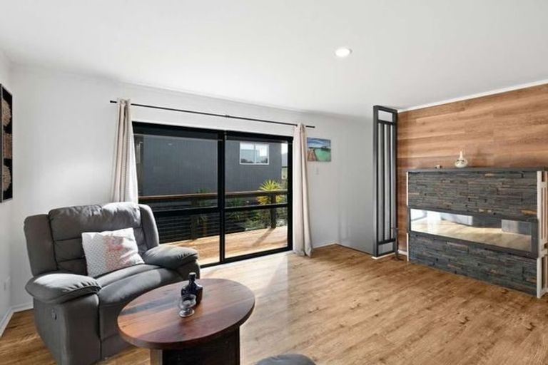 Photo of property in 5b Collingwood Road, Waiuku, 2123