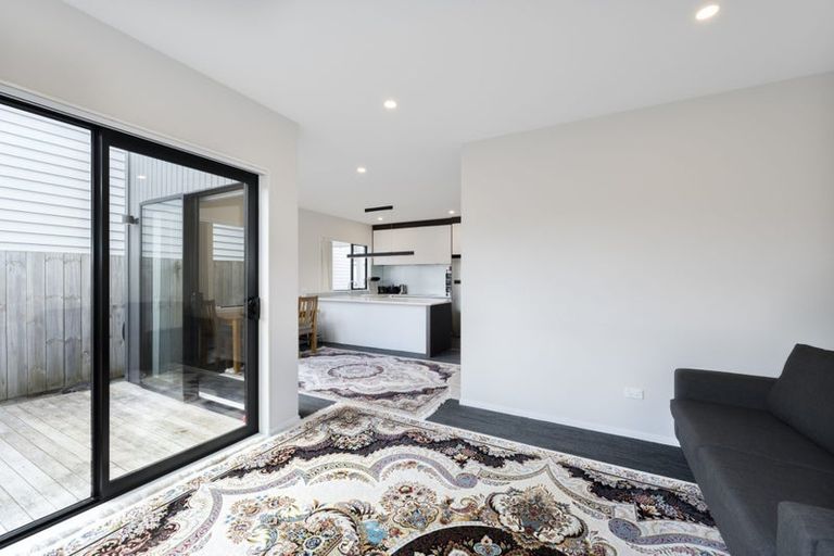 Photo of property in 54c Chilcott Road, Henderson, Auckland, 0612