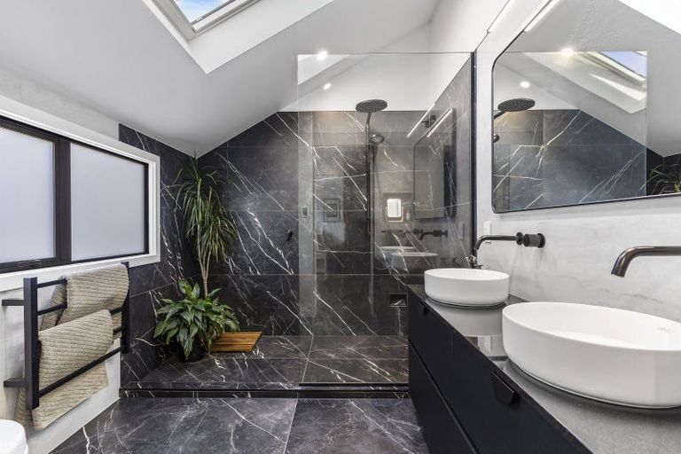 Photo of property in 107 Pacific View Drive, Whangamata, 3620